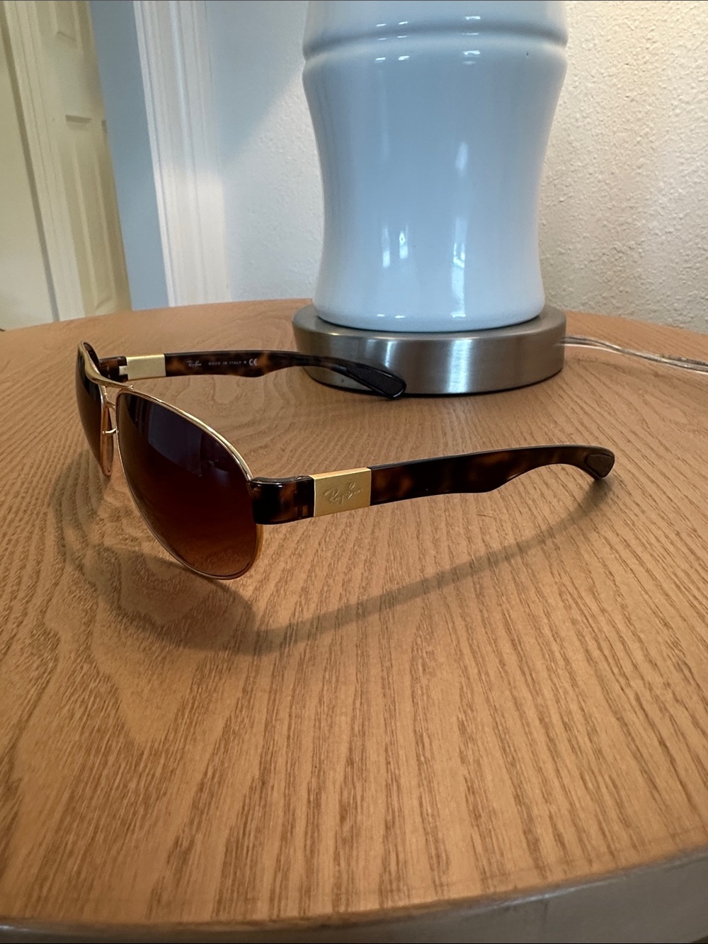 Ray-Ban Tortoiseshell Frame with Brown Lenses and Gold Accents